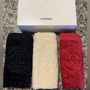 New Chanel Towel LA COLLECTION Set of 3 Red Black Ivory